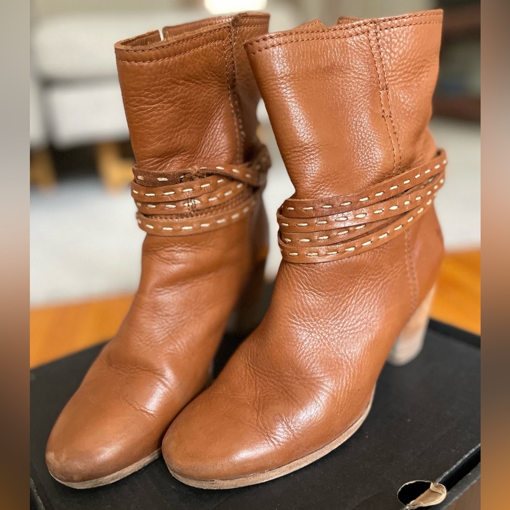 Frye women’s Naomi Pickstitch leather boot size 7.5